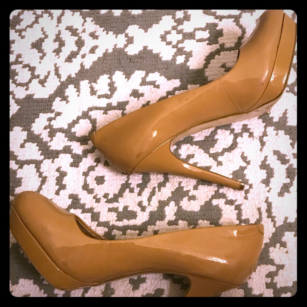 Size 8 nude pumps Arturo Chiang